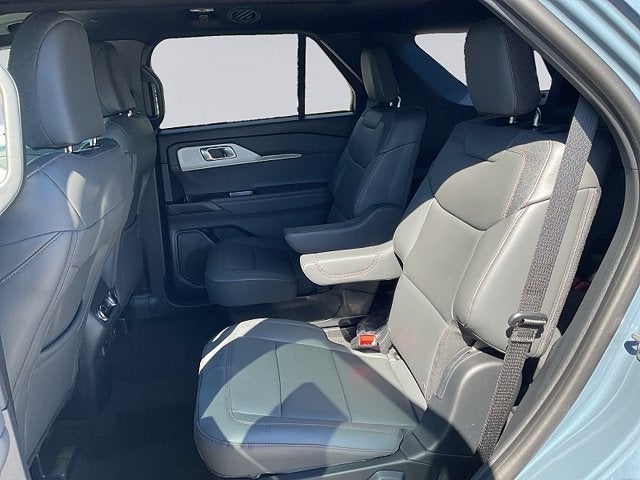 2027 Ford Explorer Active w/200A Pkg