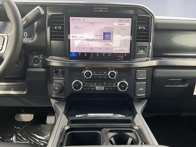 2027 Ford Super Duty F-350 SRW LARIAT