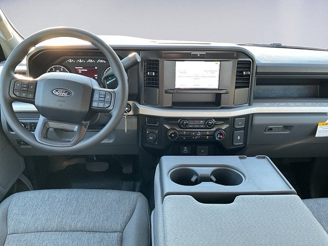 2027 Ford Super Duty F-350 DRW XL