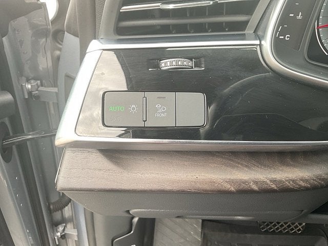 2022 Audi Q8 Premium Plus