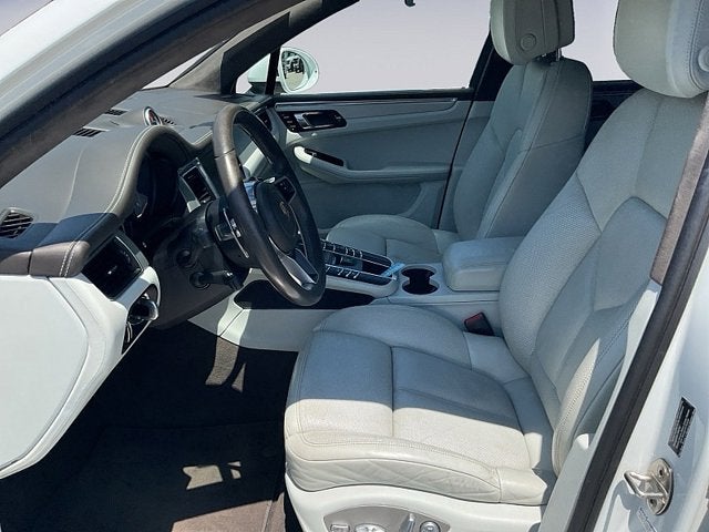 2015 Porsche Macan Turbo